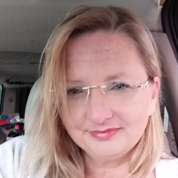 Meet your Posher, Christina - Picture 1 of 1